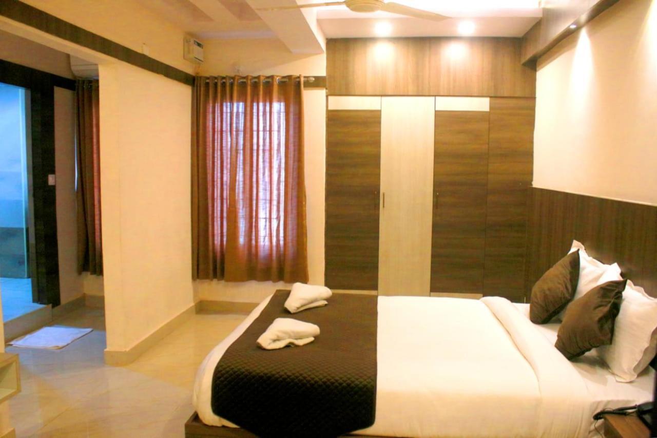 Hotel Sakura Inn Hosur Bagian luar foto