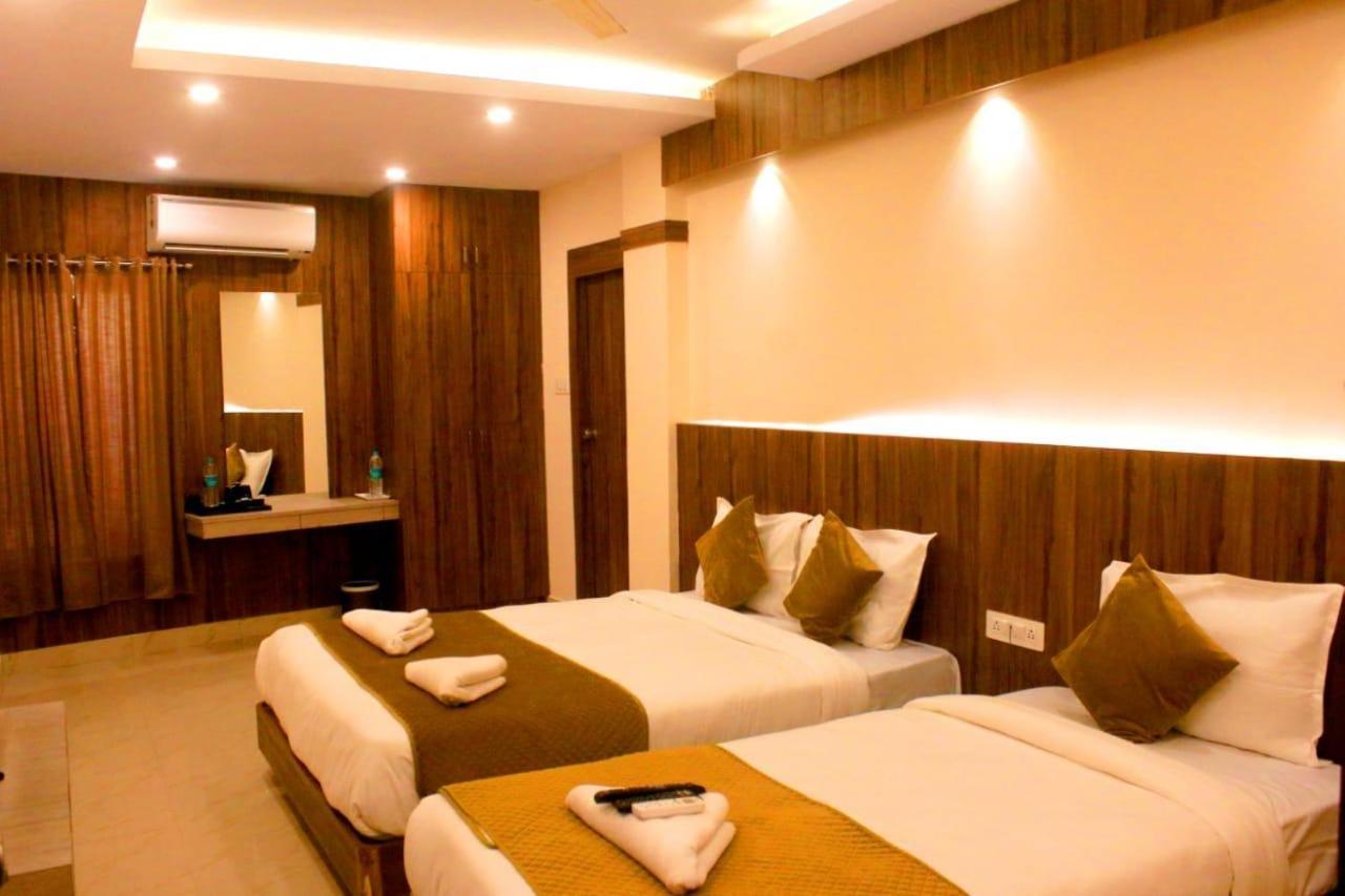 Hotel Sakura Inn Hosur Bagian luar foto