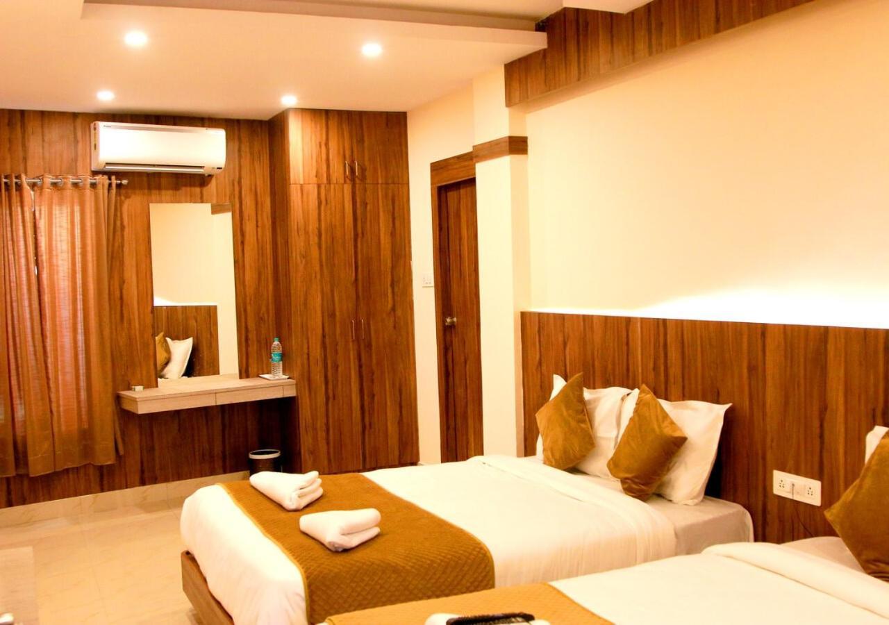 Hotel Sakura Inn Hosur Bagian luar foto
